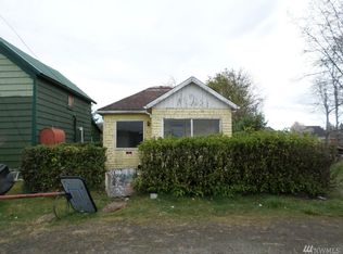 429 7th St, Raymond, WA 98577