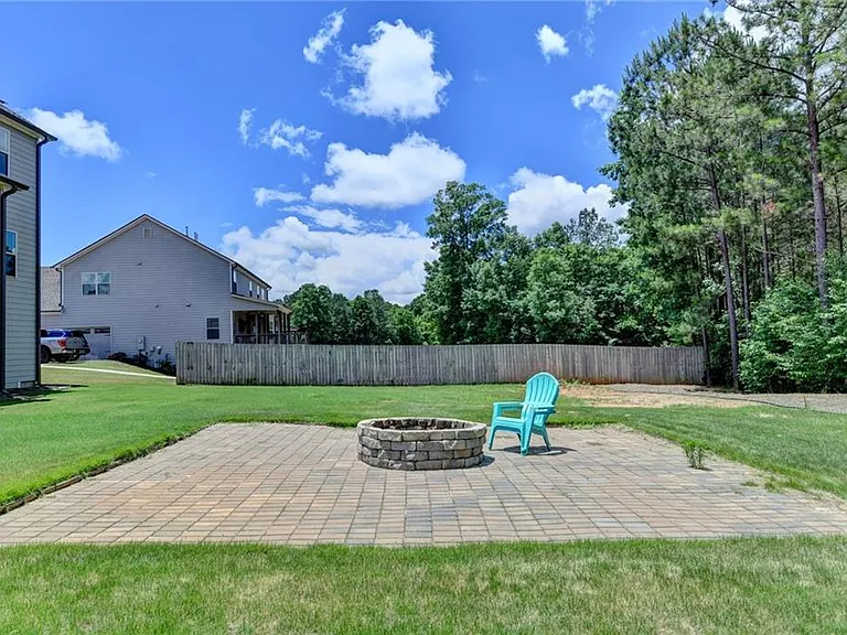 235 Bella Dr — Photo 88