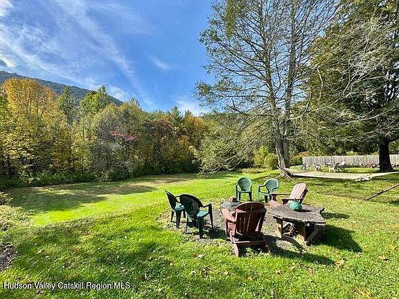 3rd image of 312 Silver Hollow Road
