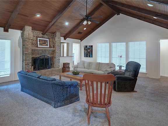 4th image of 915 Greenway Cir