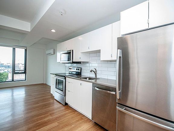 3rd image of 70 Parker Hill Ave APT 401