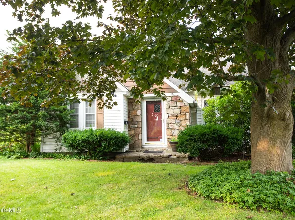 66 Ridgeway Ave, Pittsfield, MA 01201