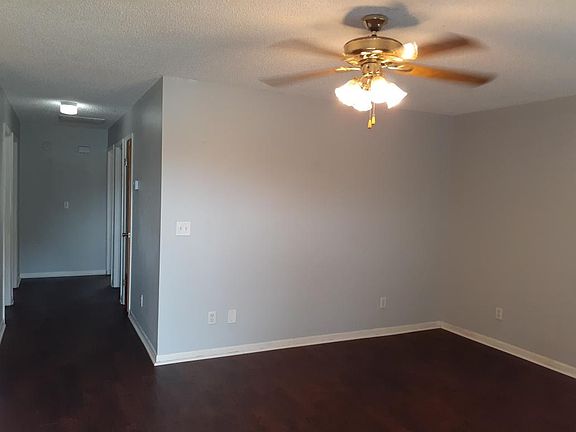 3rd image of 128 Madera Dr