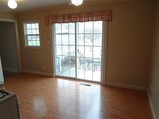 3rd image of 22253 Hanover Dr