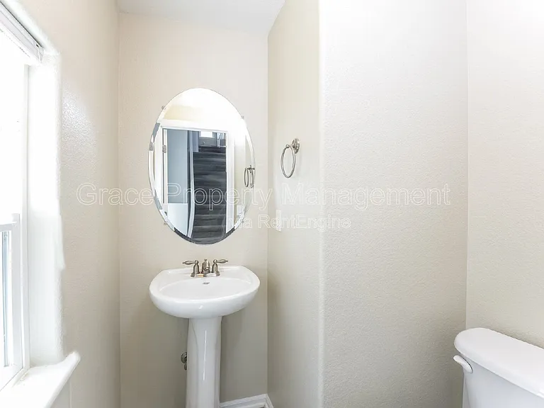 1969 Fairway Pointe Dr — Photo 46