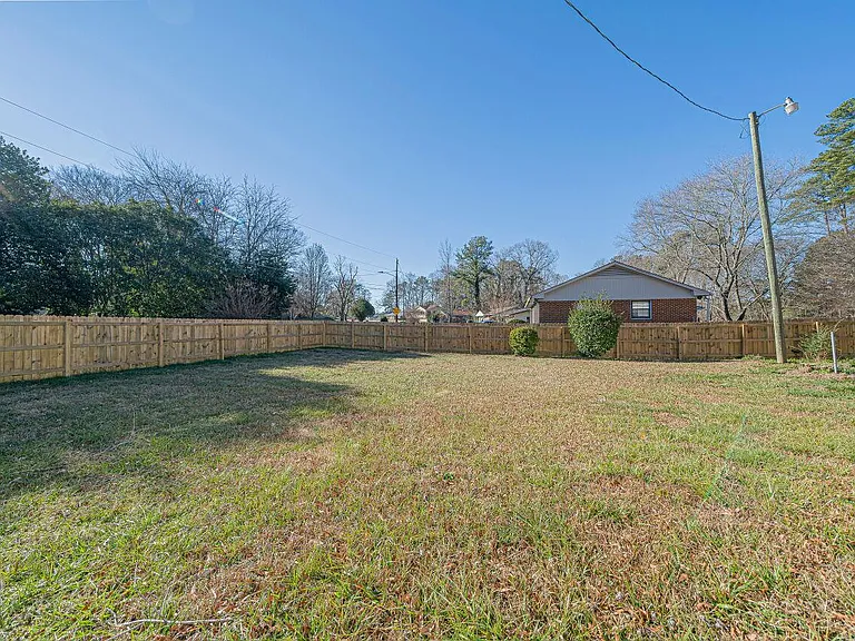 3322 Bell Dr — Photo 29