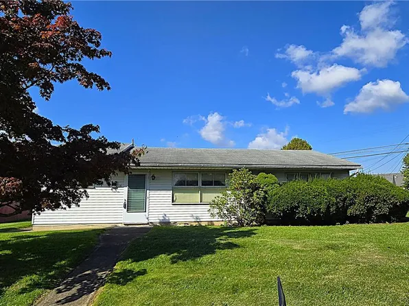 14 Magna Dr, Coplay, PA 18037