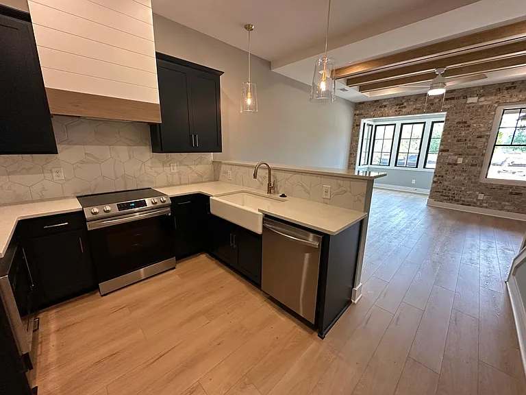 1205 Windsor Sq — Photo 7