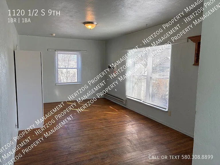 1120 1/2 S 9th St — Photo 4