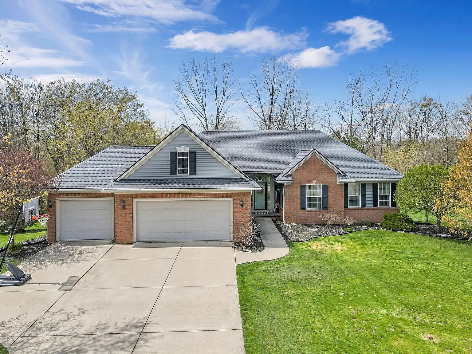 5260 Bianca Dr, Grand Blanc, MI 48439 Zillow