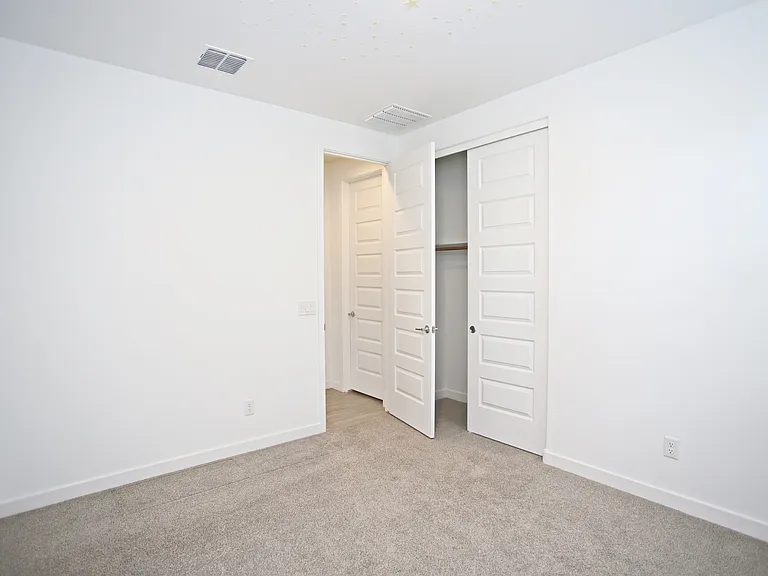 2250 E Kelly Dr — Photo 12