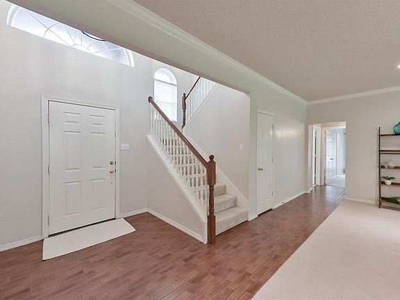 4th image of 1243 Cross Creek Dr