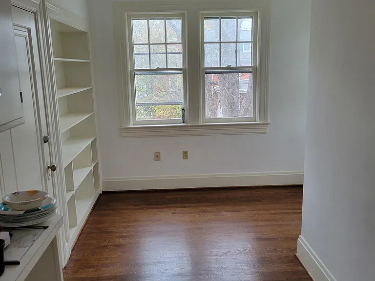 423 W Cork St #B — Photo 8