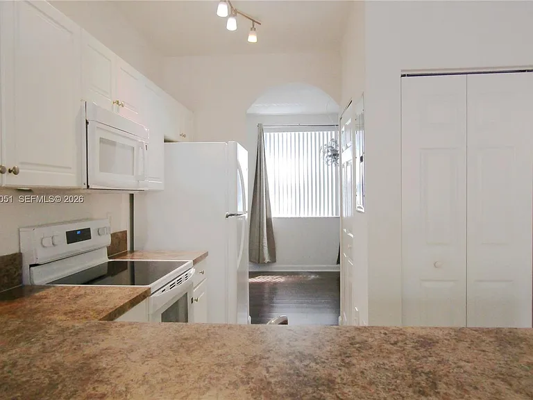 1485 NE 33rd Rd #101-1 — Photo 11