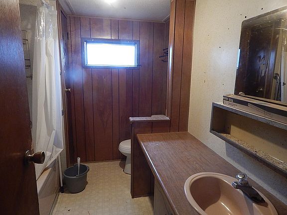 4th image of 2118 Shady Cove Dr
