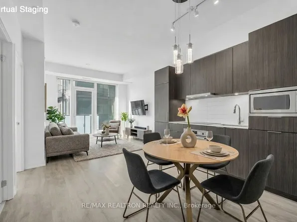 7 Golden Lion Hts #N643, Toronto, ON M2M 0C1