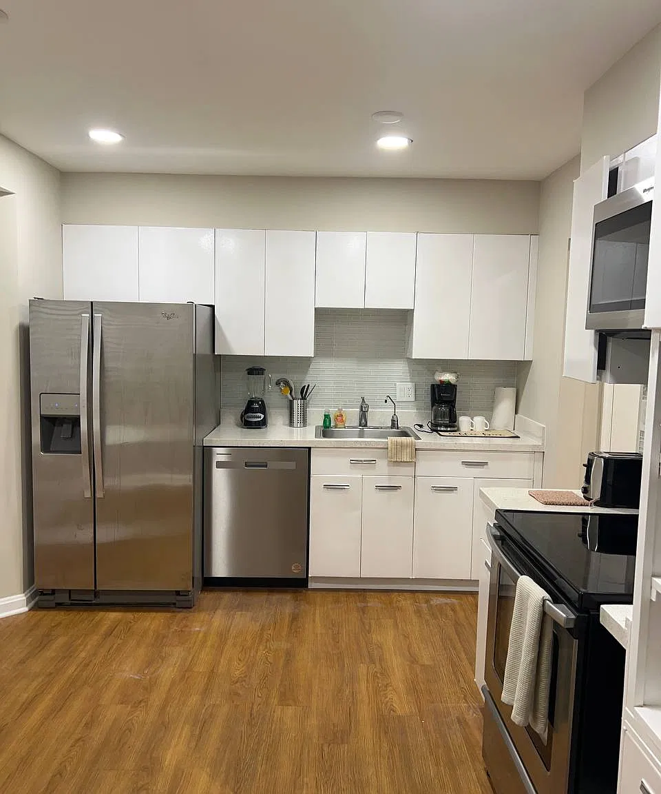 5 bed, 2405 sqft, $4,500 — Photo 3