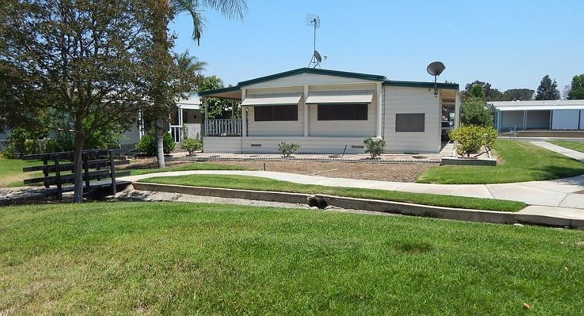 1st image of 1373 Orangewood Sq