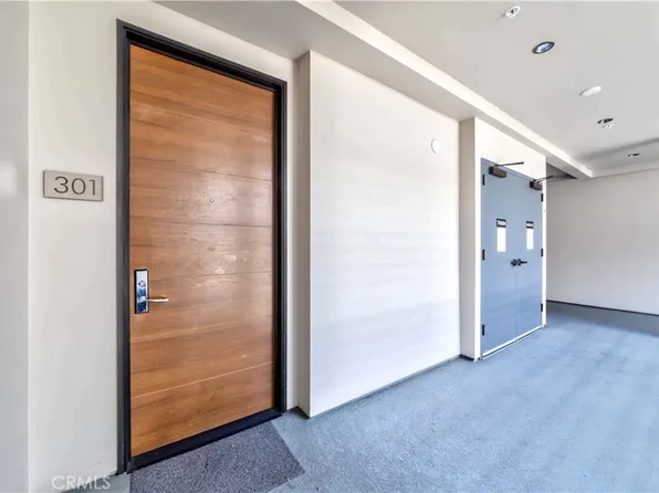 3715 San Marino St APT 301, Los Angeles, CA 90019