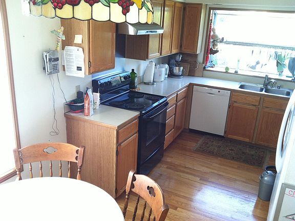 3rd image of 3731 247th Ave SE
