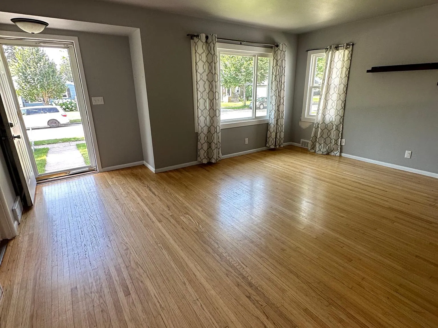 4 bed, 1600 sqft, $2,000 — Photo 3