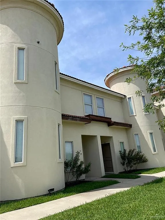 2 bed, 2.5 bath, 1345 sqft, $1,500 — Photo 1