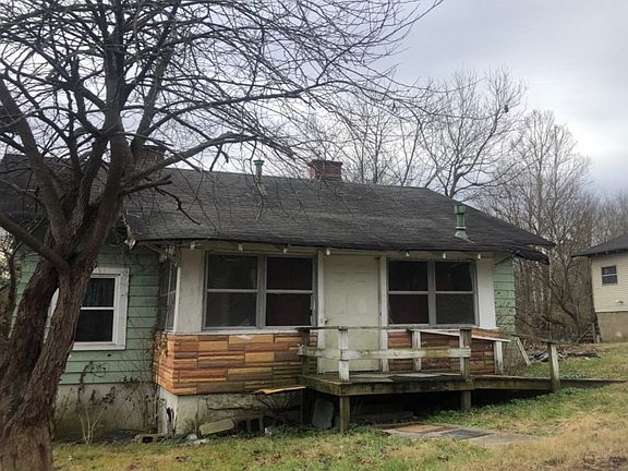 3rd image of 207 Young Ave