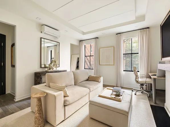 288 W 12th St #2R, New York, NY 10014