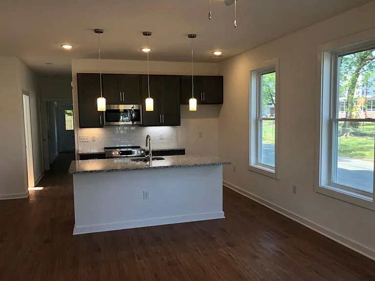 1501 Perry St #A — Photo 3