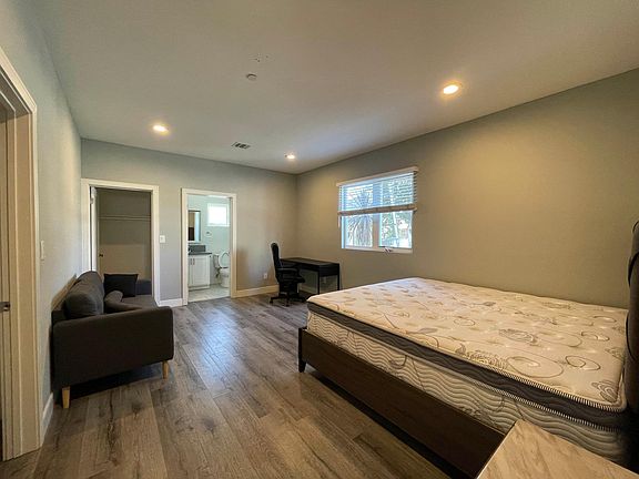 5th image of 1340 W 37th St #42