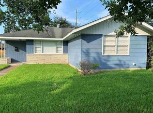 4800 Simpson Ave, Groves, TX 77619