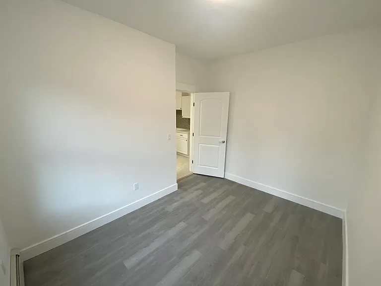 12-14 Jackson St #4 — Photo 7