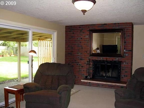 4th image of 843 NE Birchaire Ln Unit A