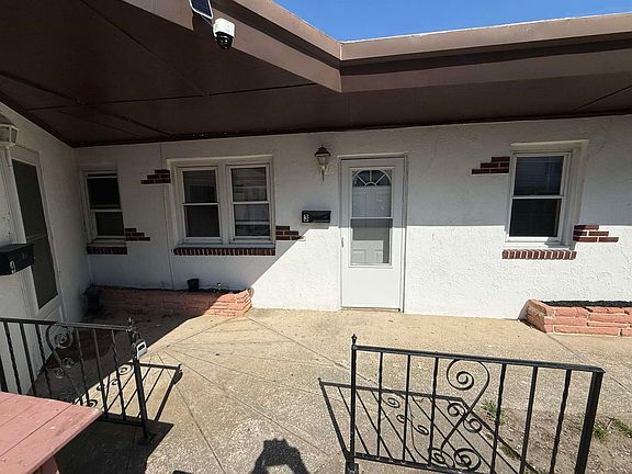2nd image of 110 W Crocus Rd #3