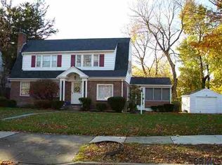 17 24th St, Troy, NY 12180
