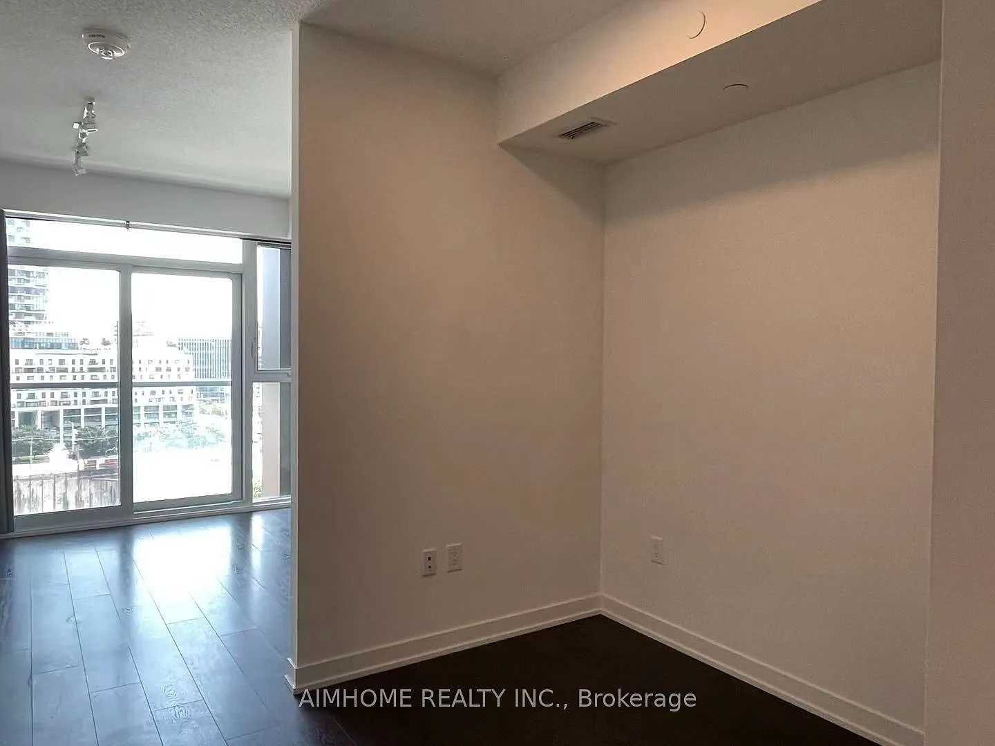 Studio, $1,900 — Photo 4