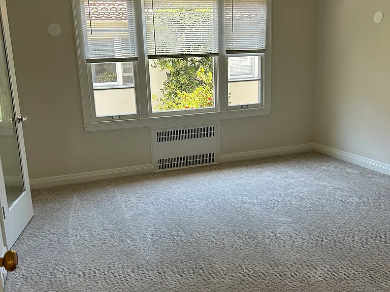 285 Wayne Ave — Photo 12