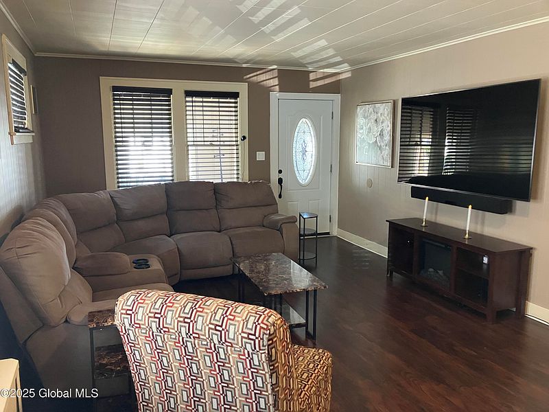 4th image of 56 Pershing Drive