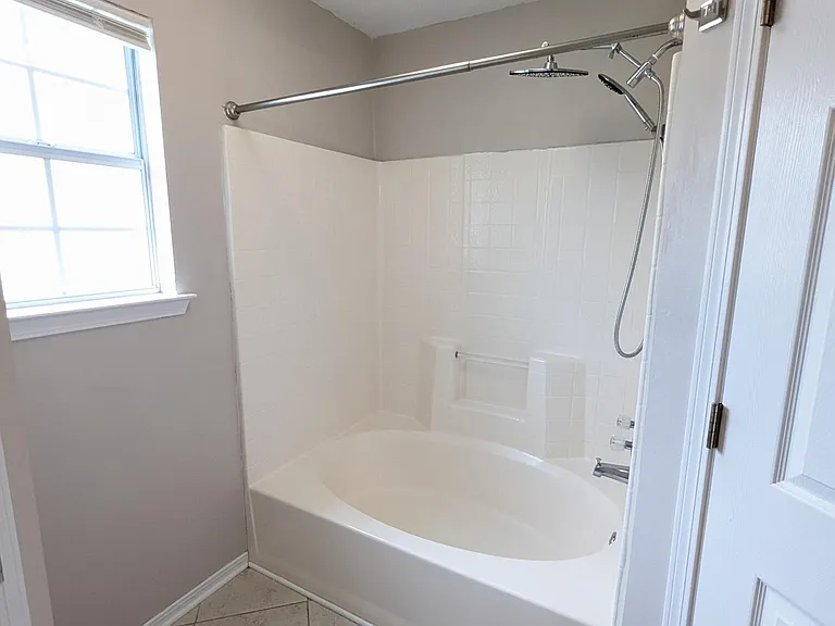 9516 Brentwood Blvd — Photo 13