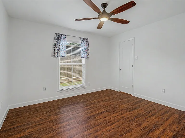 7575 Katy Fwy #4 — Photo 38