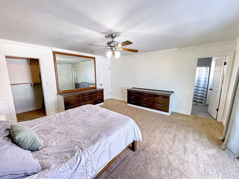 9064 S Cheshire Cir — Photo 12