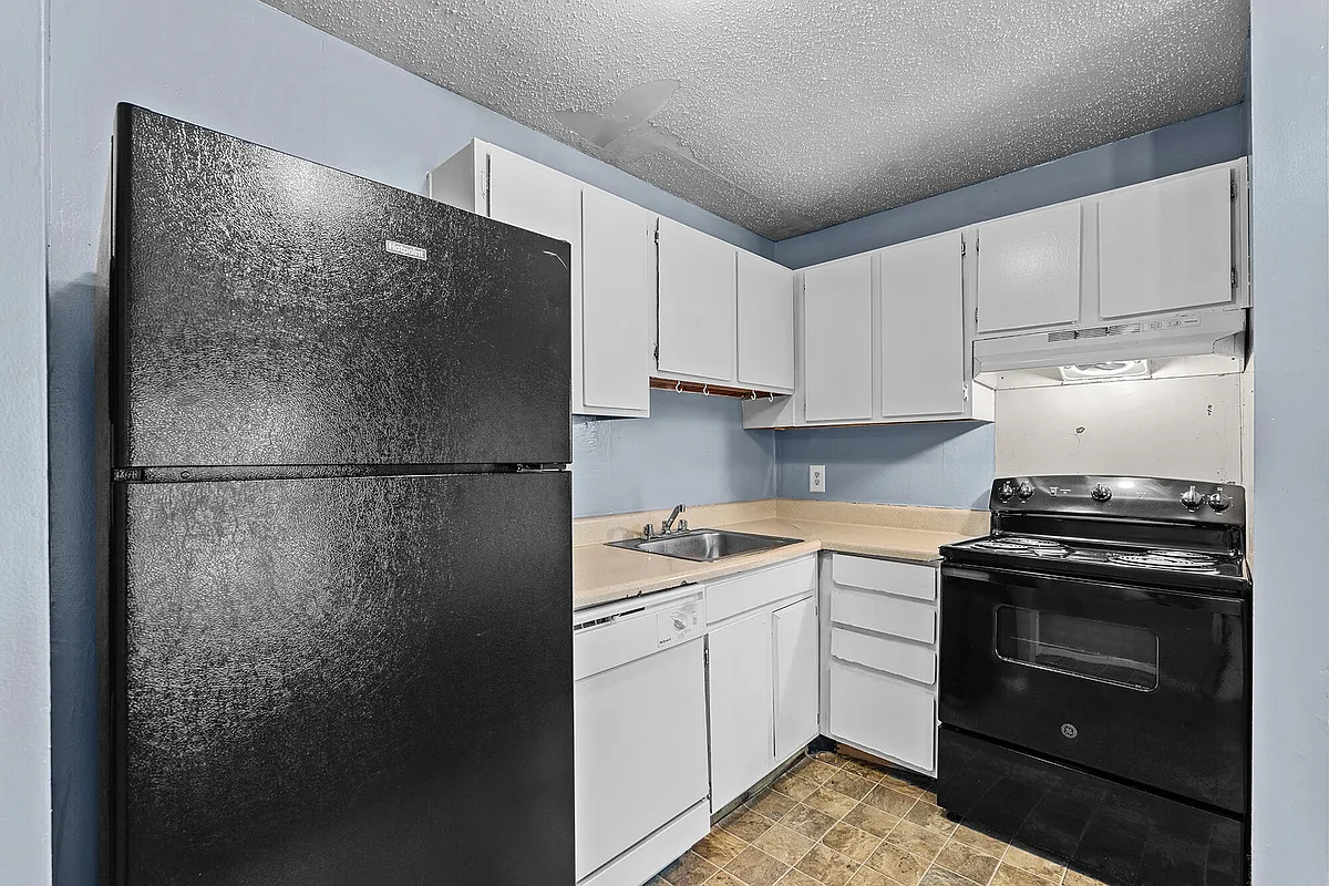 Building Photo - Creekside Apartments