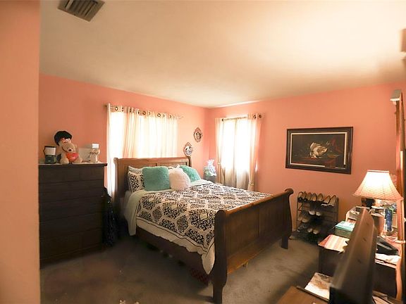 4th image of 3321 SE 23rd Ave