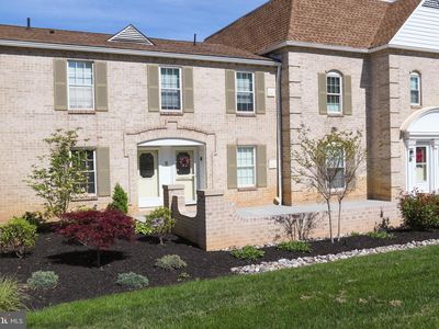 1000 Country Club Rd #8, York, PA, 17403