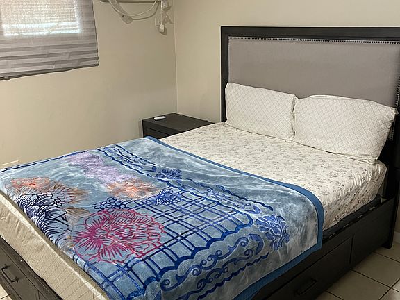 4th image of 115 Dover Dr Unit 8