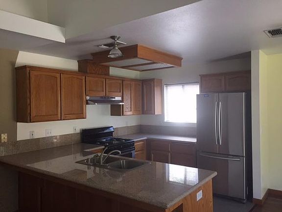 2nd image of 6341 N Cornelia Ave