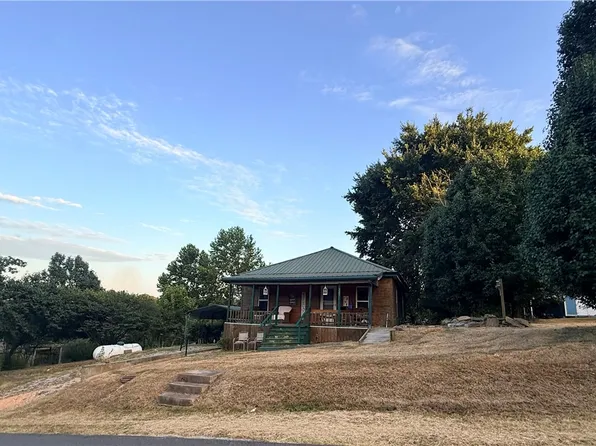 323 3rd St, Watts, OK 74964
