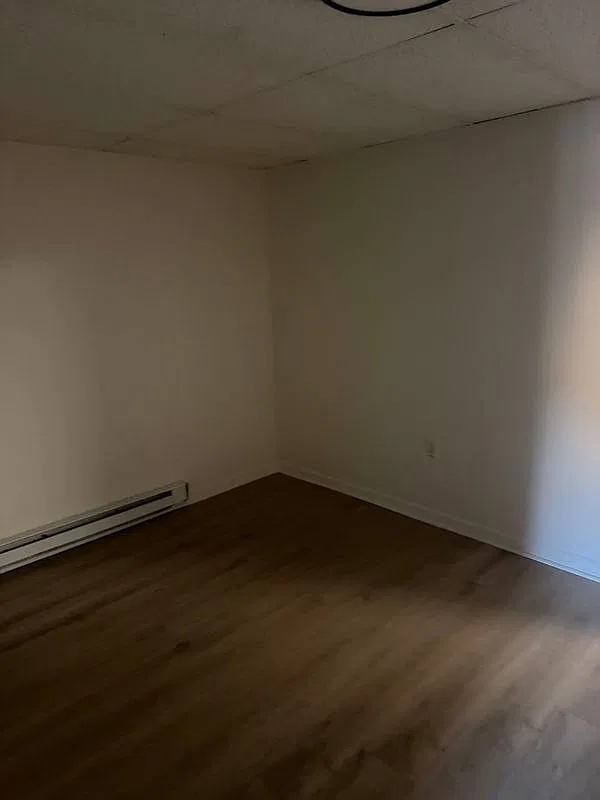 1 bed, 1.0 bath, 850 sqft, $925 — Photo 2