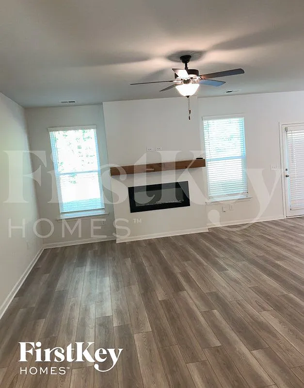 Building Photo - 75 Tulip Dr