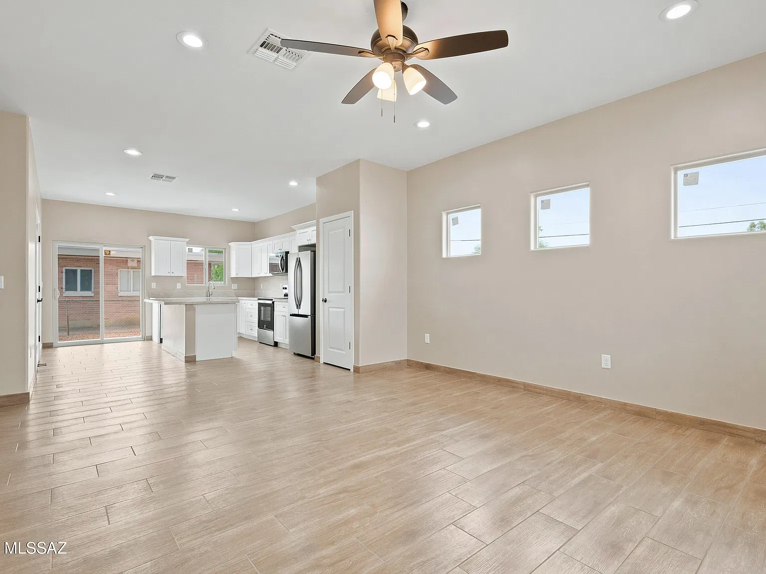 2 bed, 2.0 bath, 1100 sqft, $1,900 — Photo 4